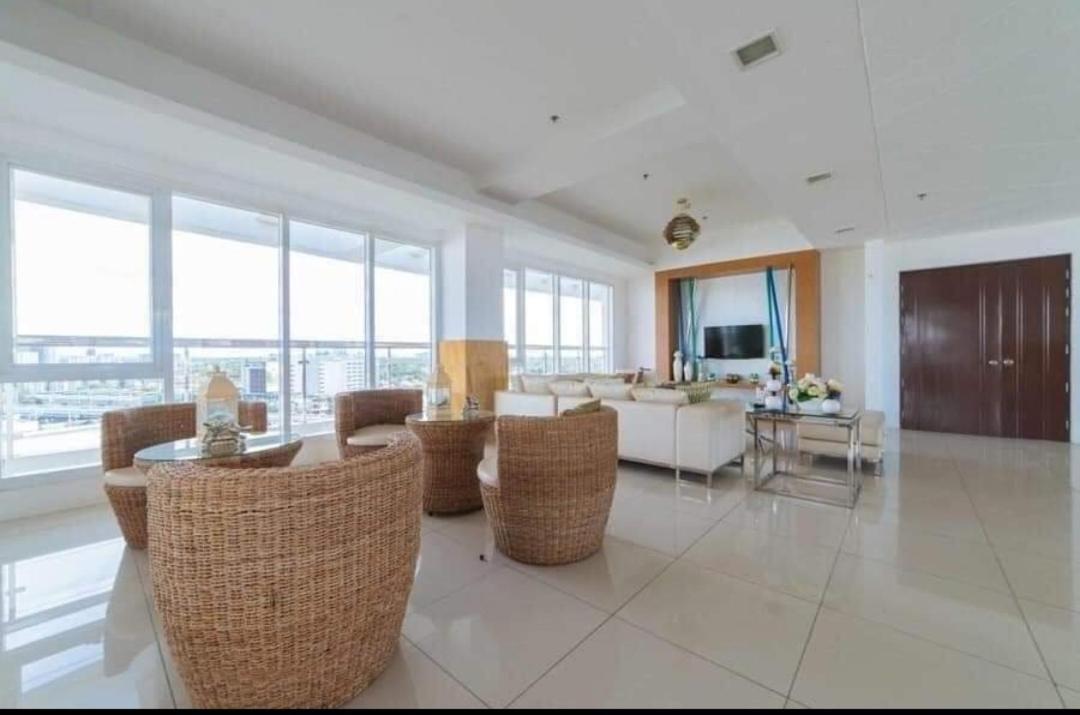 Room In Alabang マニラ市 エクステリア 写真