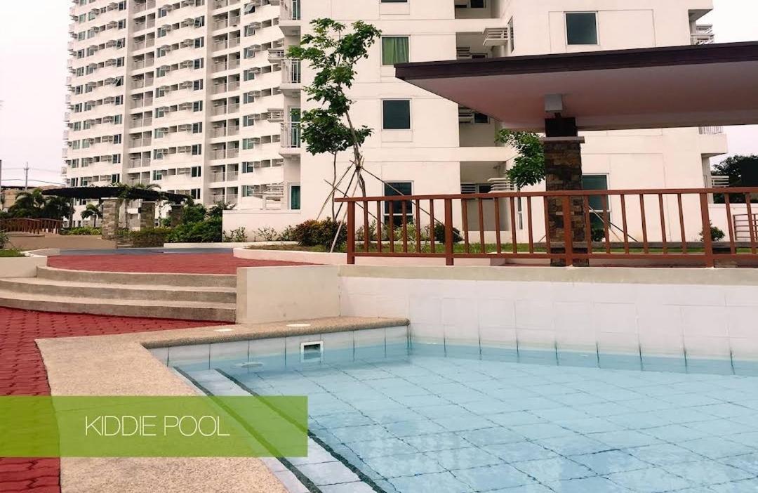 Room In Alabang マニラ市 エクステリア 写真
